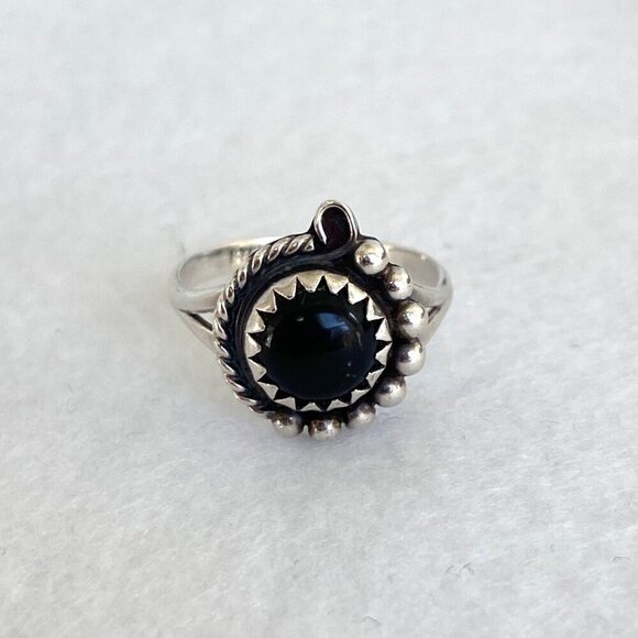VTG Sterling Silver 925 NAKAI Navajo Dainty Round Black Onyx Ring Sz 5.5 - Picture 6 of 16